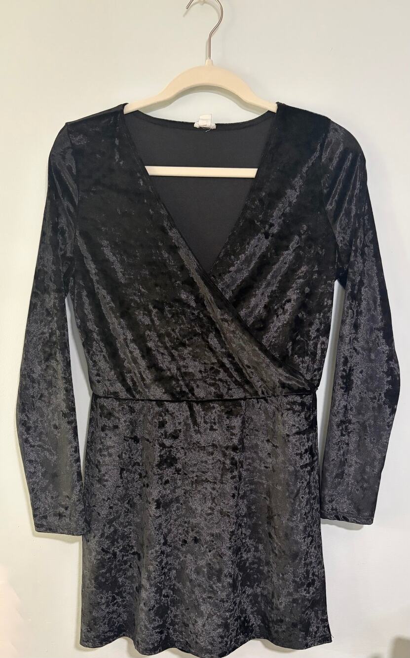 Optimized title: Garage Black Crushed Velvet Wrap Romper Long Sleeve Size Medium